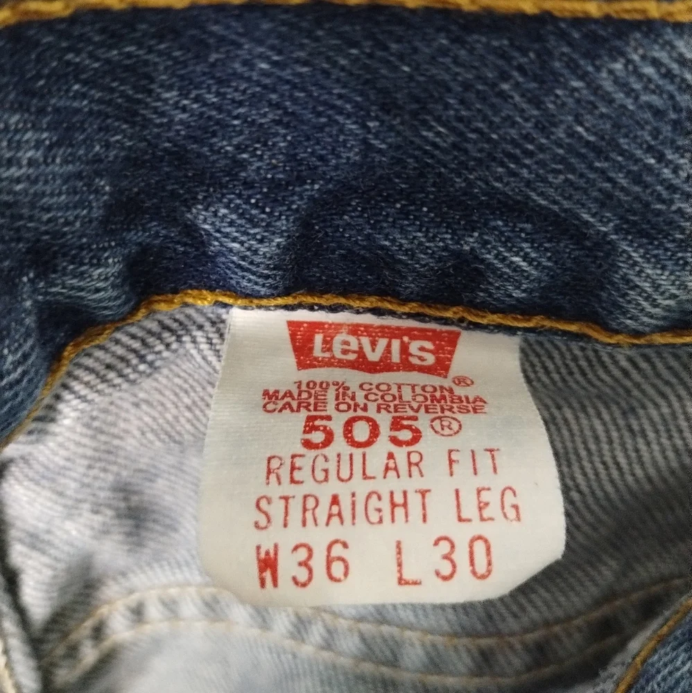 Levis excellent no